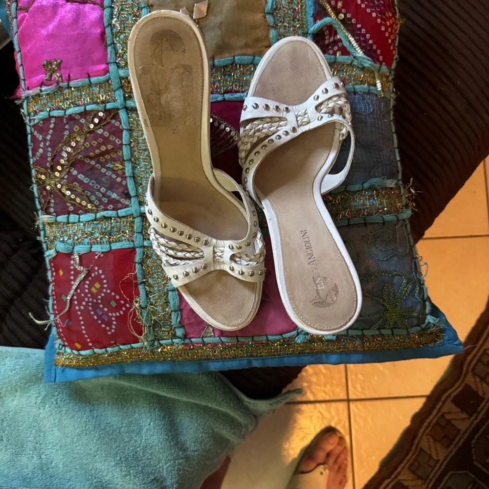 NWOT Leather Enzo Angiolini White Studded Women's Sandals